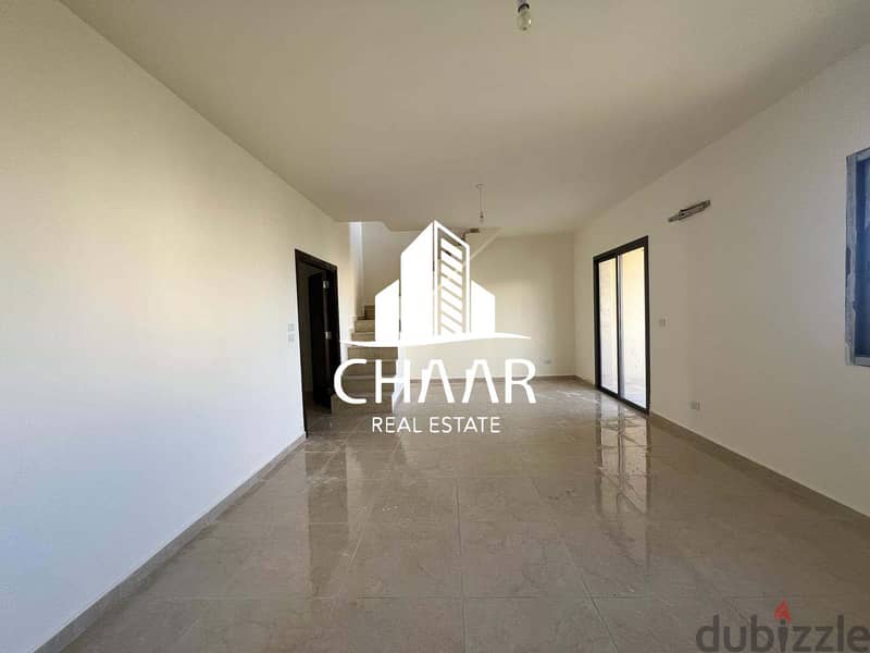 R1672 Spacious Apartment+Rooftop for Sale in Aramoun 0
