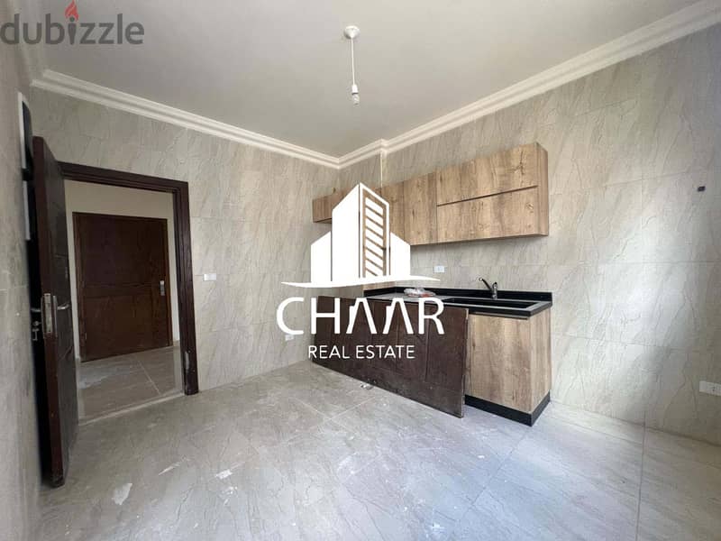 R1672 Spacious Apartment+Rooftop for Sale in Aramoun 9