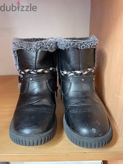 boots black msawaf inside size 33 good condition