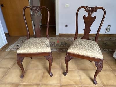 2 Wood carved chairs - Queen Anne style