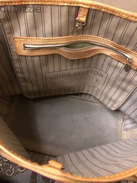 Louis Vuitton bag Orginal with number orginal شانطه لأصلي لويز فيتون 3