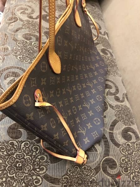 Louis Vuitton bag Orginal with number orginal شانطه لأصلي لويز فيتون 4