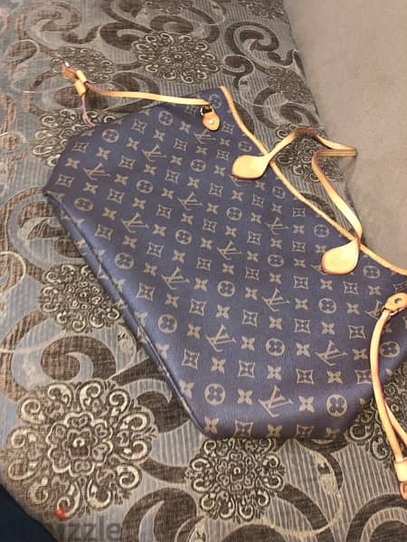 Louis Vuitton bag Orginal with number orginal شانطه لأصلي لويز فيتون 7