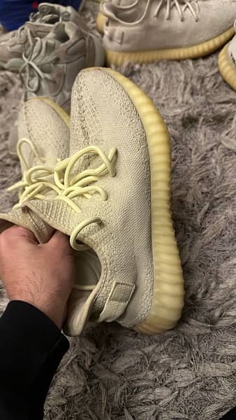 Yeezy butter size 42 2/3