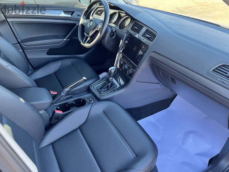 Golf TSI 1.4 L turbo 2019 nice car. 16