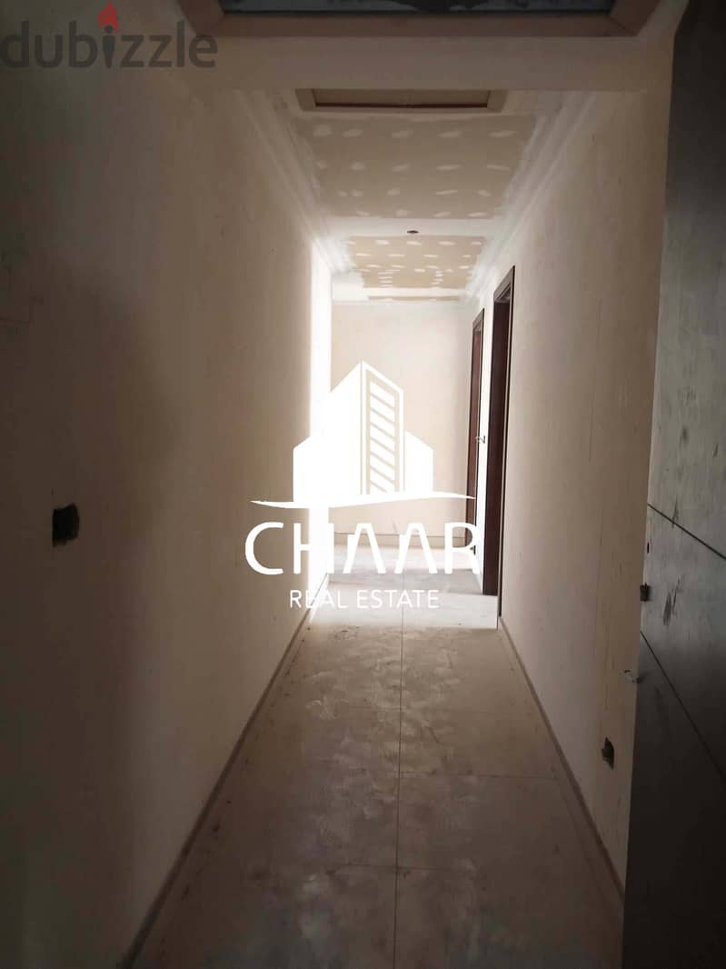 R915 Immense Apartment for Sale in Ramlet Al-Bayda with Sea View 4