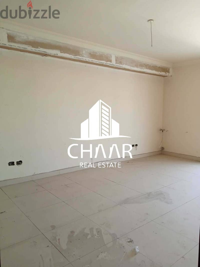 R915 Immense Apartment for Sale in Ramlet Al-Bayda with Sea View 6