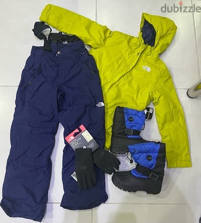 ski clothes kids !kids medium size new northface ski apparel full set!