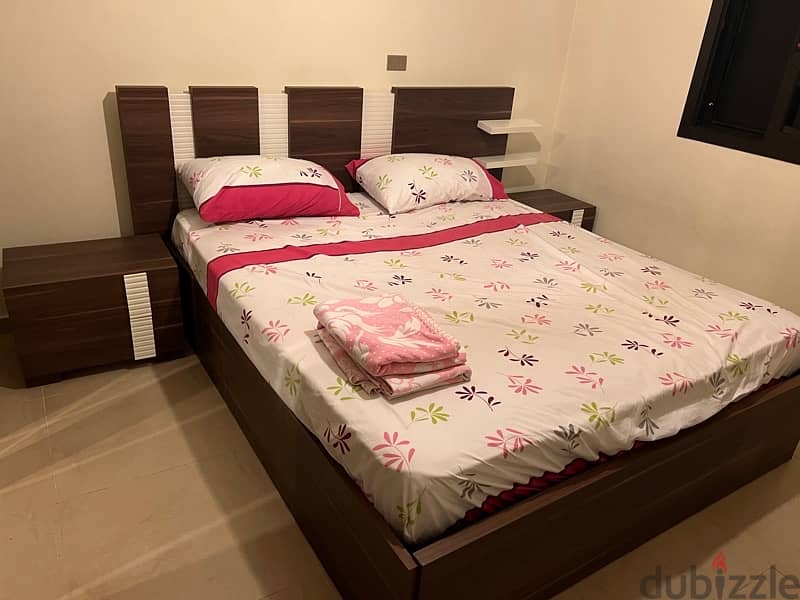 King Size bedroom from Mobilitop new not used. For Only 1000$ 2