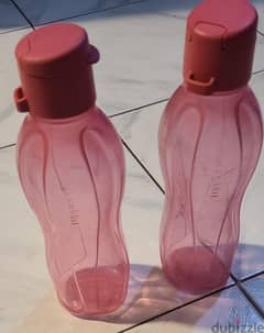 Tupperware Plastic water bottles like brand new 0