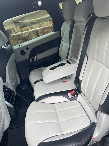 Range Rover Sport supercharged v8 autobiography like new one owner 4
