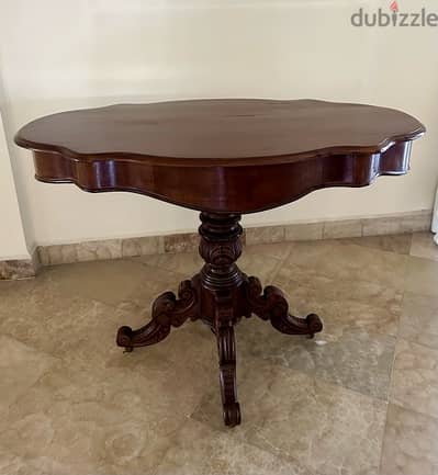 Violin Shaped Table - French Antique Style - Wood and carved legs