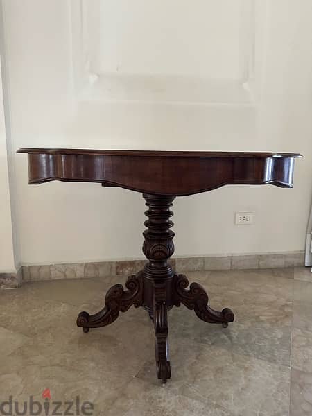 Violin Shaped Table - French Antique Style - Wood and carved legs 1