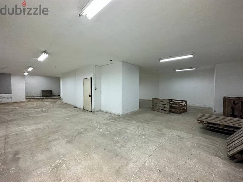 Fanar | 260m² Warehouse | Kitchenette | Bathroom 2