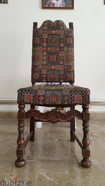 ANTIQUE CHAIR ( MADE FROM WOOD ) 1