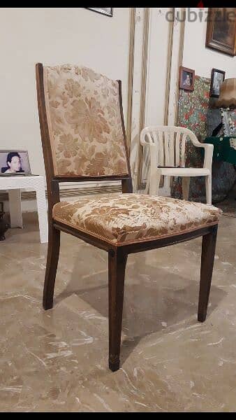 ANTIQUE WOOD CHAIR 2
