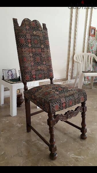 ANTIQUE CHAIR MADE FROM WOOD 2