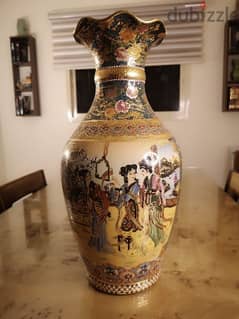 Vintage Chinese satsuma vase