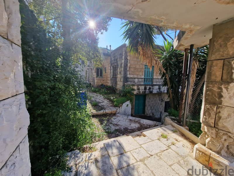 L14293/1 - Traditional Lebanese Building For Sale in Broumana 2