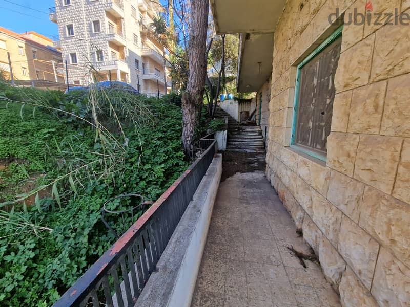 L14293/1 - Traditional Lebanese Building For Sale in Broumana 3