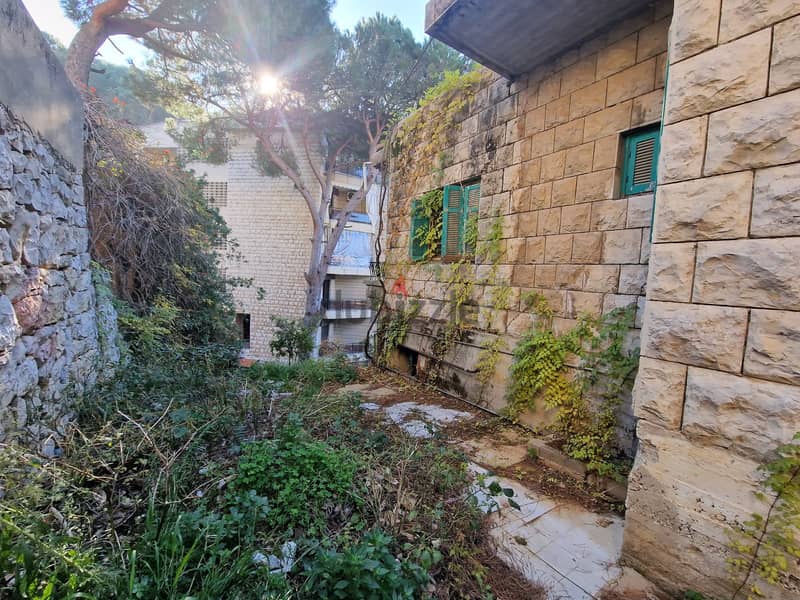 L14293/1 - Traditional Lebanese Building For Sale in Broumana 4