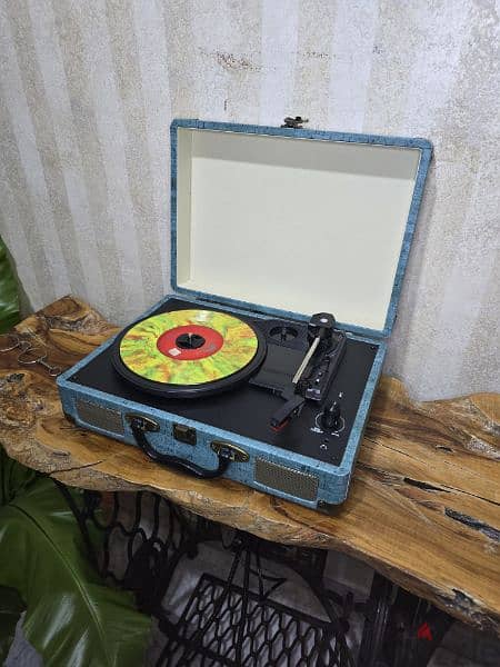 Turntable,  vinyl record player 
مشغل اسطوانات 3