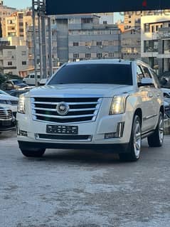 Cadillac escalade 2015 Luxury package in an amazing condition