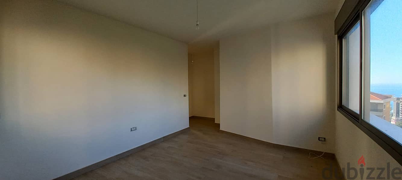 RWK244EM - Apartment For Sale in Haret Sakher - شقة للبيع في حارة صخر 4