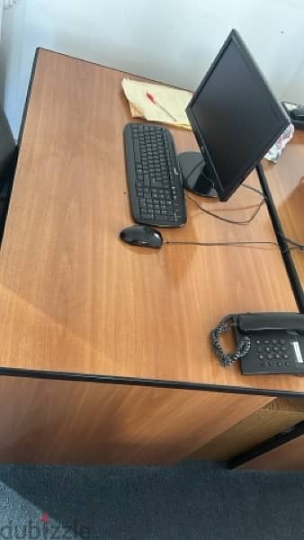 Desks in good condition 1