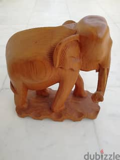 فيل خشبي 0