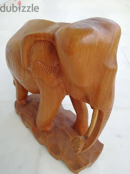 فيل خشبي 1