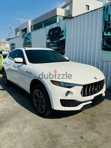 Maserati Levante S 2017 white on black 1