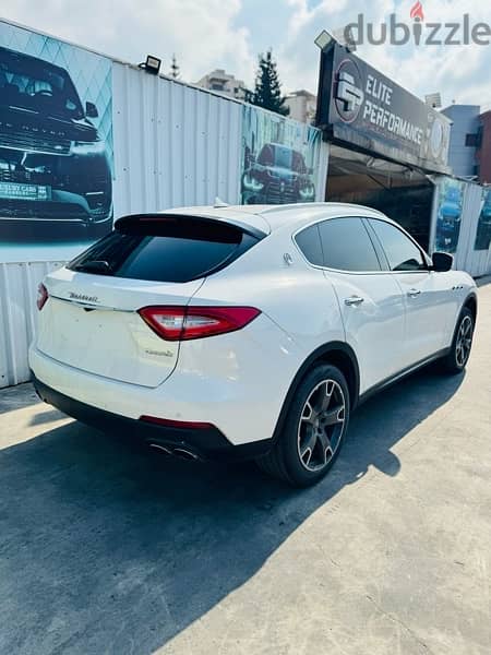 Maserati Levante S 2017 white on black 3