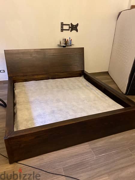 great bed wood great condition 0