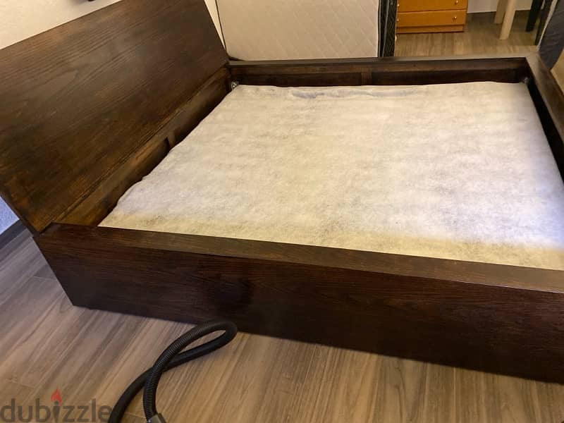 great bed wood great condition 1