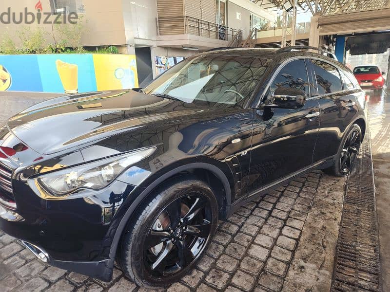 Qx70 sport 1