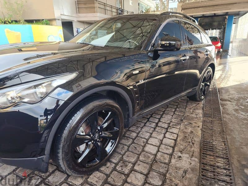 Qx70 sport 3