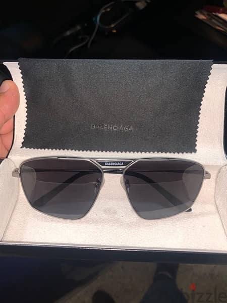 BALENCIAGA sunglasses (ORIGINAL) 0