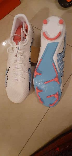 authentic football shoes size 43 and 44.5 4
