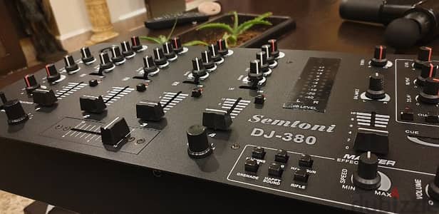 mixer 4 channels