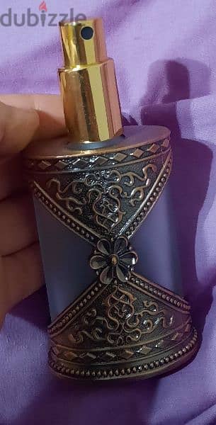 Perfume bottle in a gift box 4