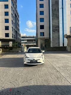 Toyota prius hybrid full options very clean