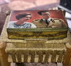 vintage 1960s tin box