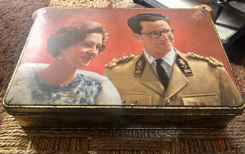 vintage 1960s tin box 1