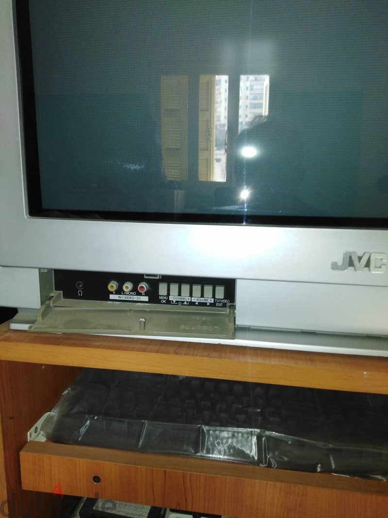TV 29 inch flat. jvc. 5
