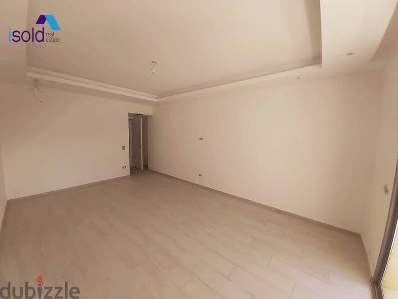 A decorated 200 m2 apartment for sale in Clemenceau 2
