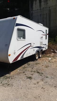 caravan mid size like new( registered )