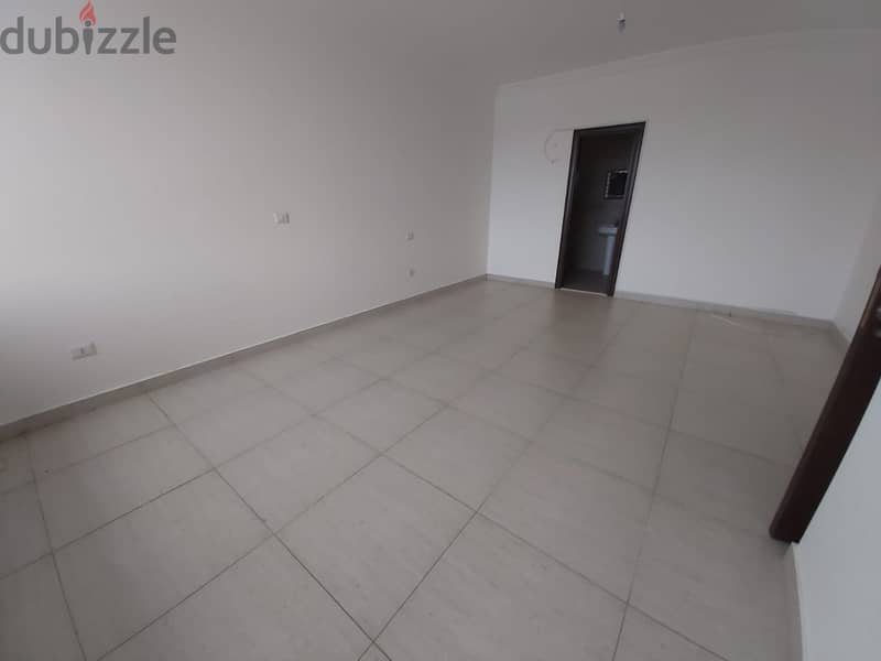 A 250 m2 apartment for rent in Wata el msaytbeh 1