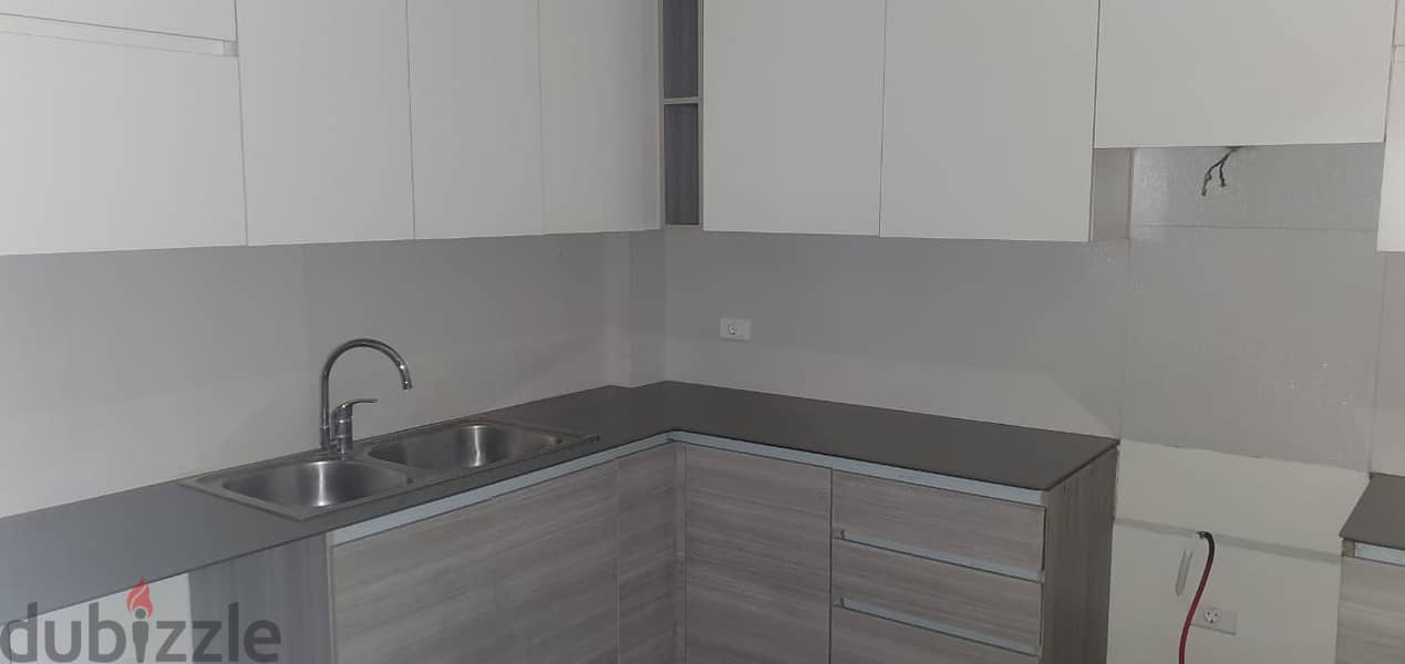 A 200 m2 apartment for rent in Ain el mrayseh 9