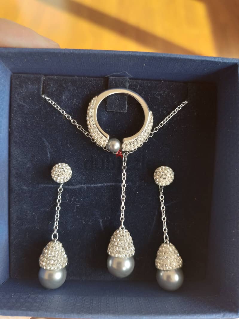 Swarovski Jewelry Set with Gray Pearls and Crystals 14